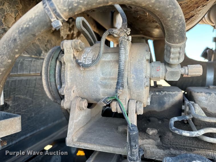 image for item DK6741 2004 New Holland RG140B motor grader