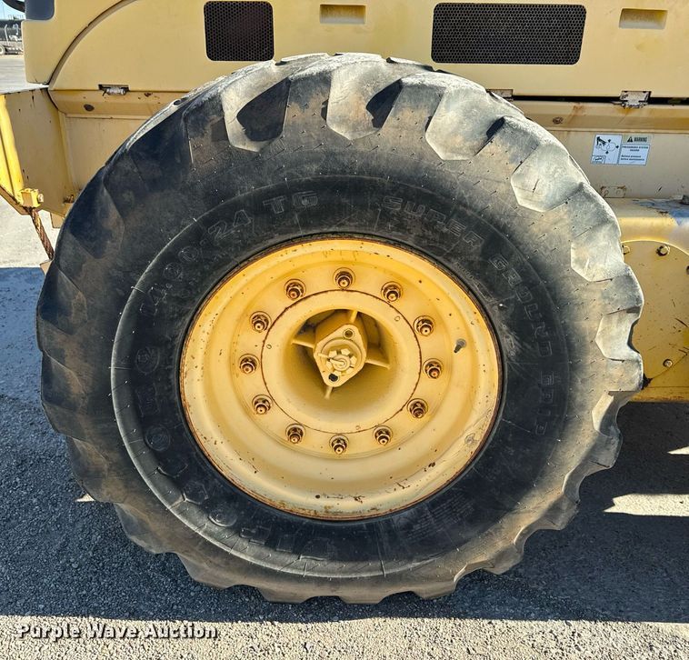 image for item DK6741 2004 New Holland RG140B motor grader