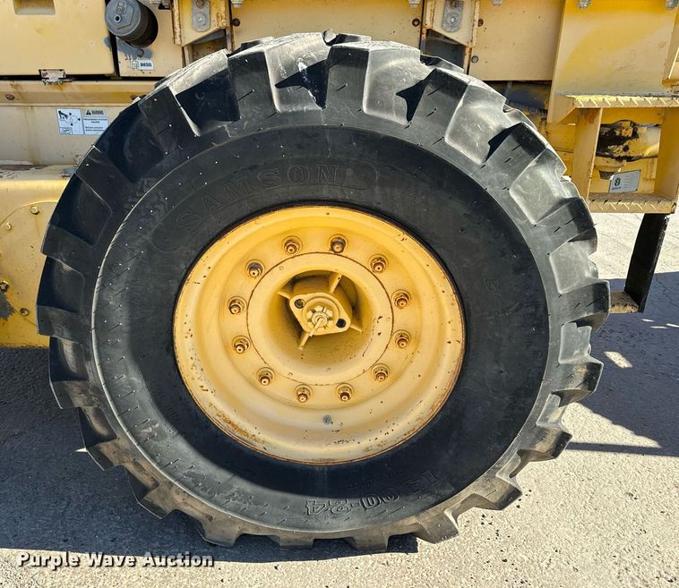 image for item DK6741 2004 New Holland RG140B motor grader