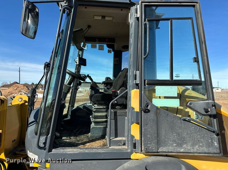 image for item DK6742 2019 John Deere 324L wheel loader