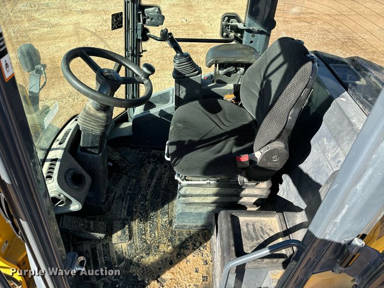 image for item DK6742 2019 John Deere 324L wheel loader