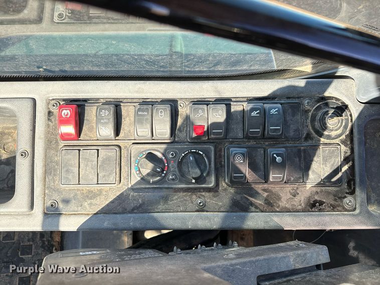 image for item DK6742 2019 John Deere 324L wheel loader