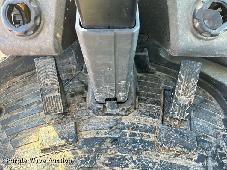 image for item DK6742 2019 John Deere 324L wheel loader