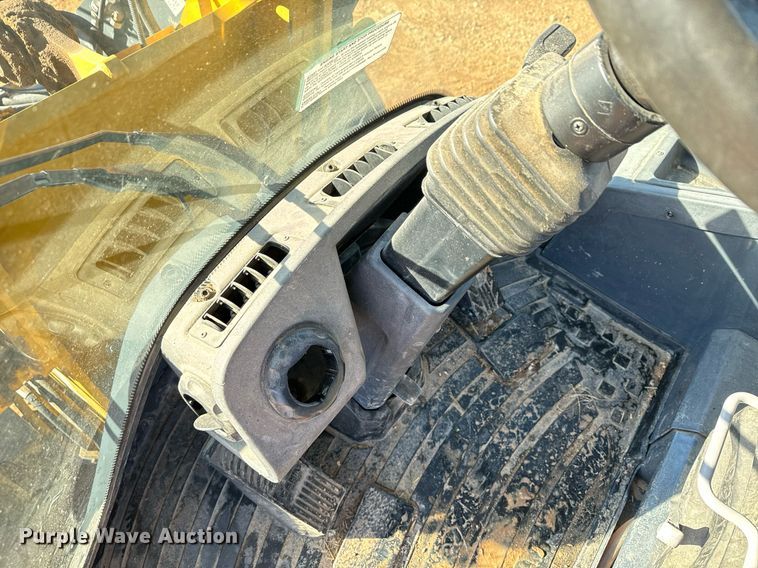 image for item DK6742 2019 John Deere 324L wheel loader