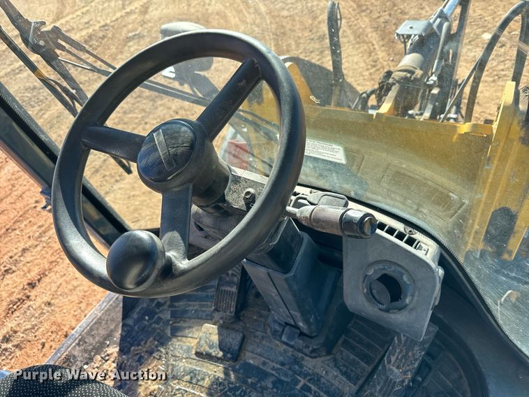image for item DK6742 2019 John Deere 324L wheel loader