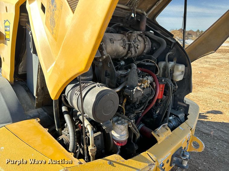 image for item DK6742 2019 John Deere 324L wheel loader