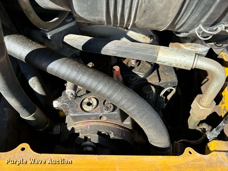 image for item DK6742 2019 John Deere 324L wheel loader