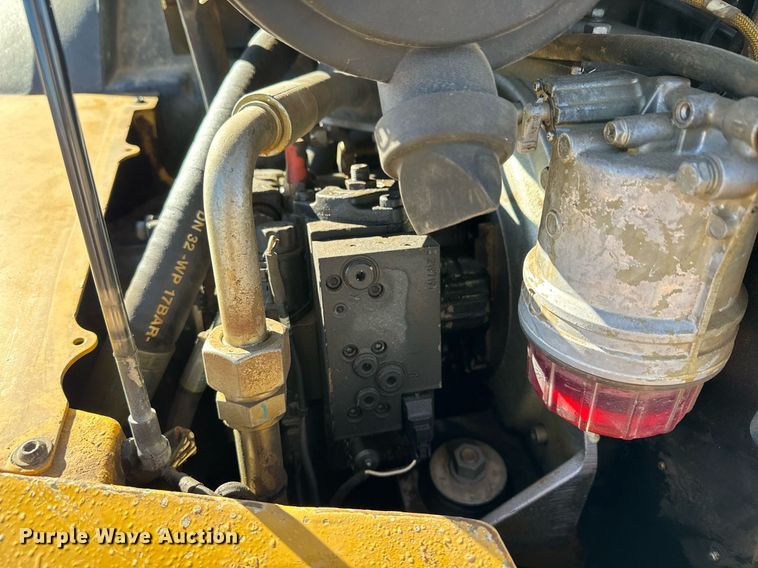 image for item DK6742 2019 John Deere 324L wheel loader