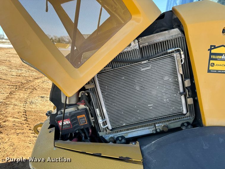 image for item DK6742 2019 John Deere 324L wheel loader