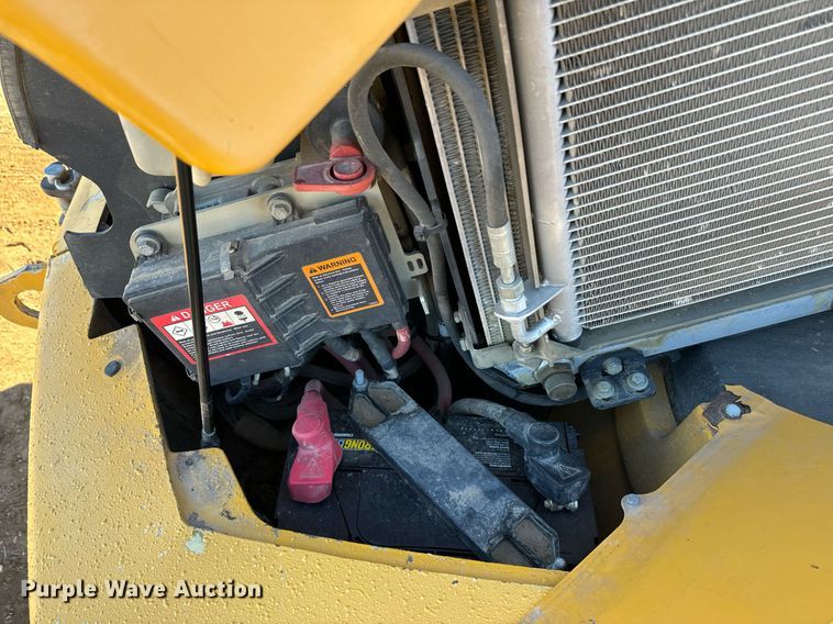 image for item DK6742 2019 John Deere 324L wheel loader