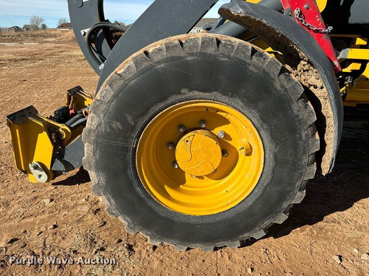 image for item DK6742 2019 John Deere 324L wheel loader