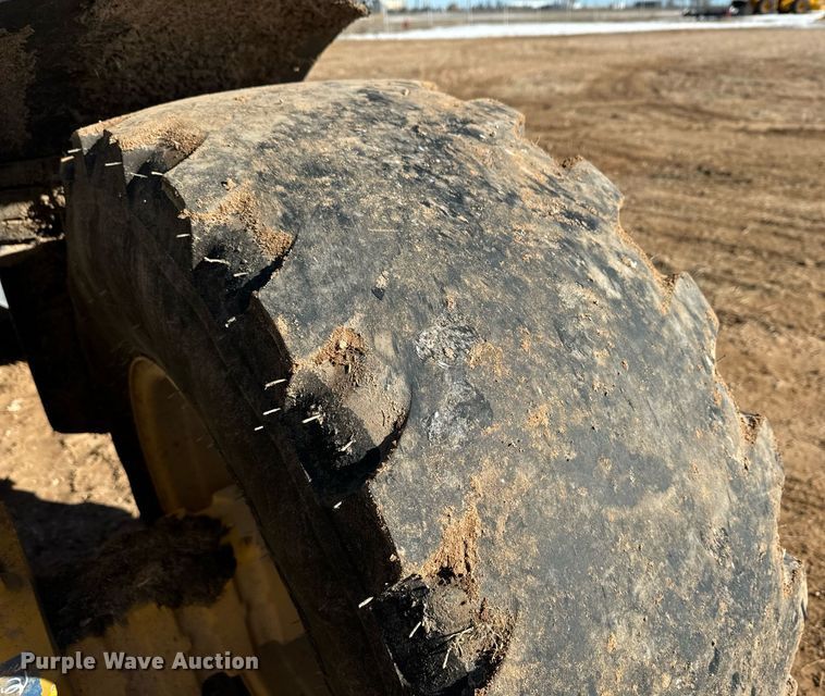 image for item DK6742 2019 John Deere 324L wheel loader