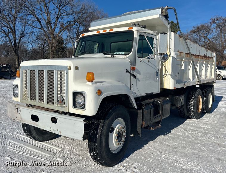 image for item DN0655 2001 International  2554 dump truck