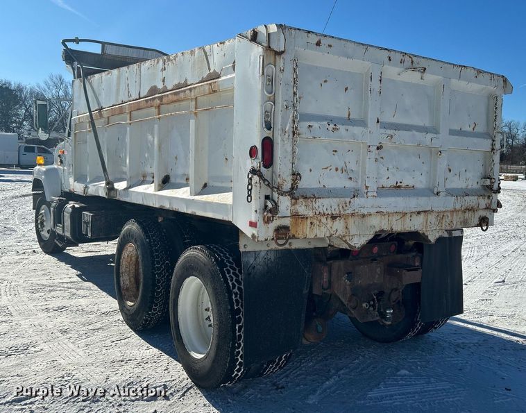 image for item DN0655 2001 International  2554 dump truck
