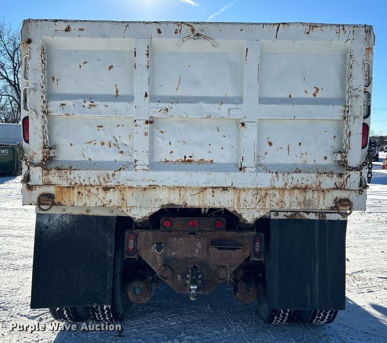 image for item DN0655 2001 International  2554 dump truck