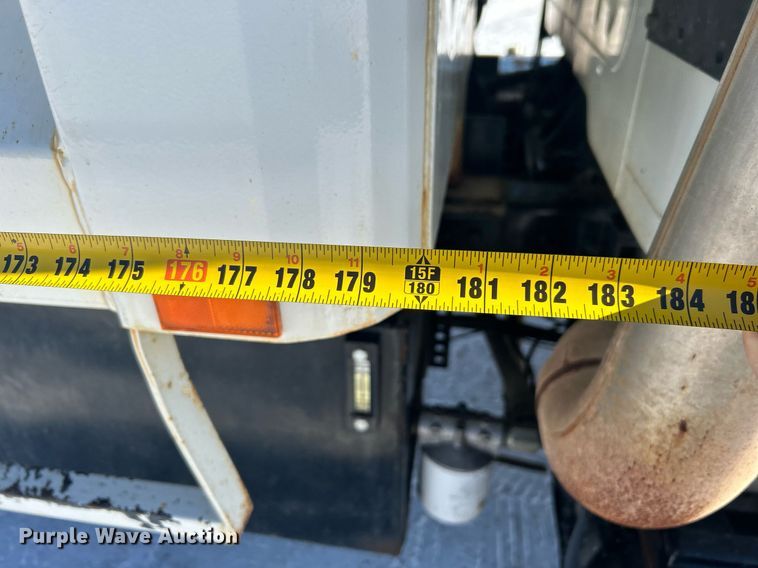 image for item DN0655 2001 International  2554 dump truck