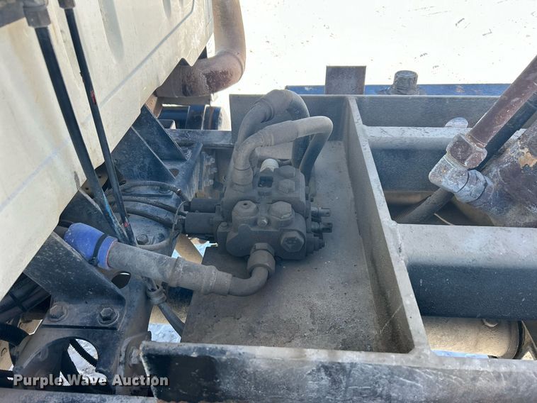 image for item DN0655 2001 International  2554 dump truck