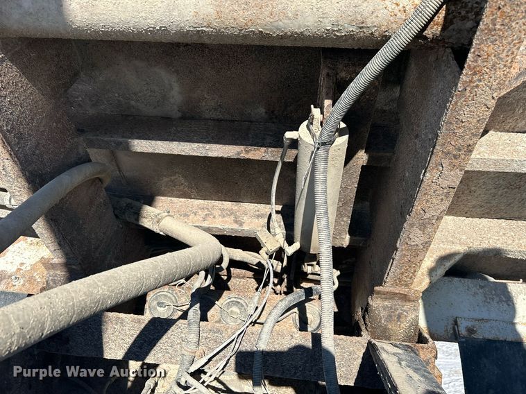 image for item DN0655 2001 International  2554 dump truck