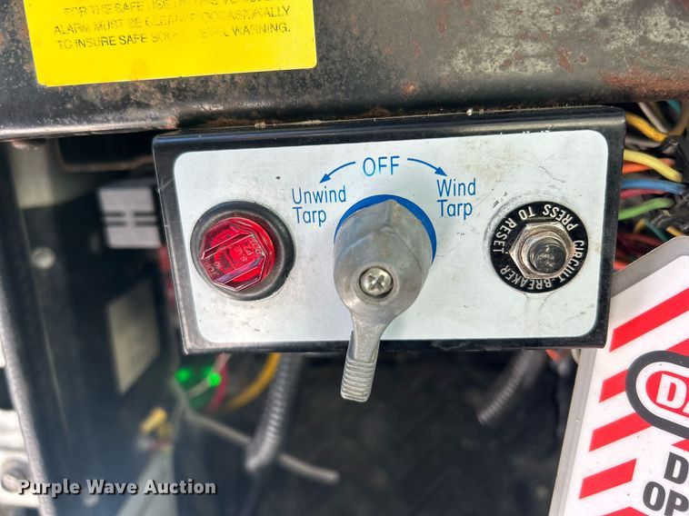 image for item DN0655 2001 International  2554 dump truck