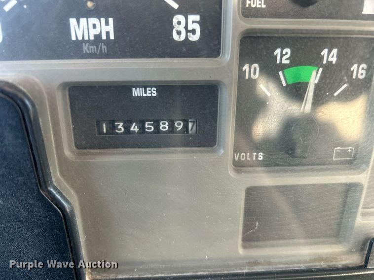 image for item DN0655 2001 International  2554 dump truck