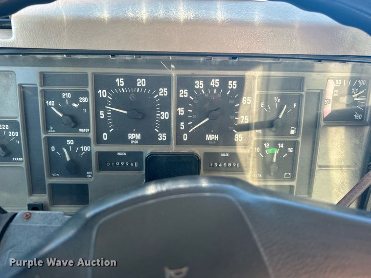 image for item DN0655 2001 International  2554 dump truck