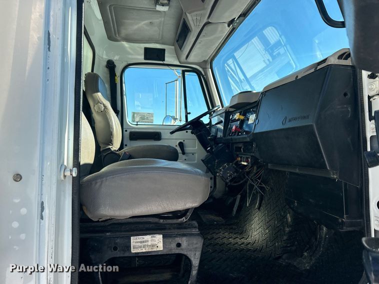 image for item DN0655 2001 International  2554 dump truck