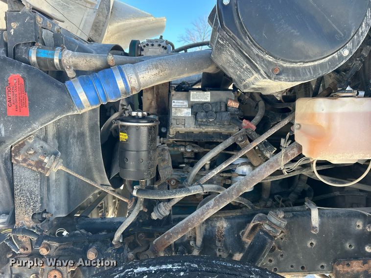 image for item DN0655 2001 International  2554 dump truck