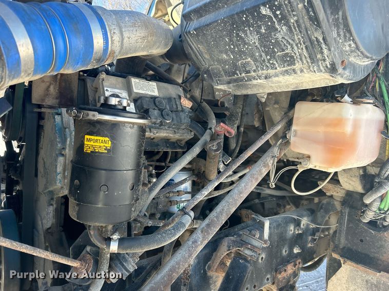 image for item DN0655 2001 International  2554 dump truck