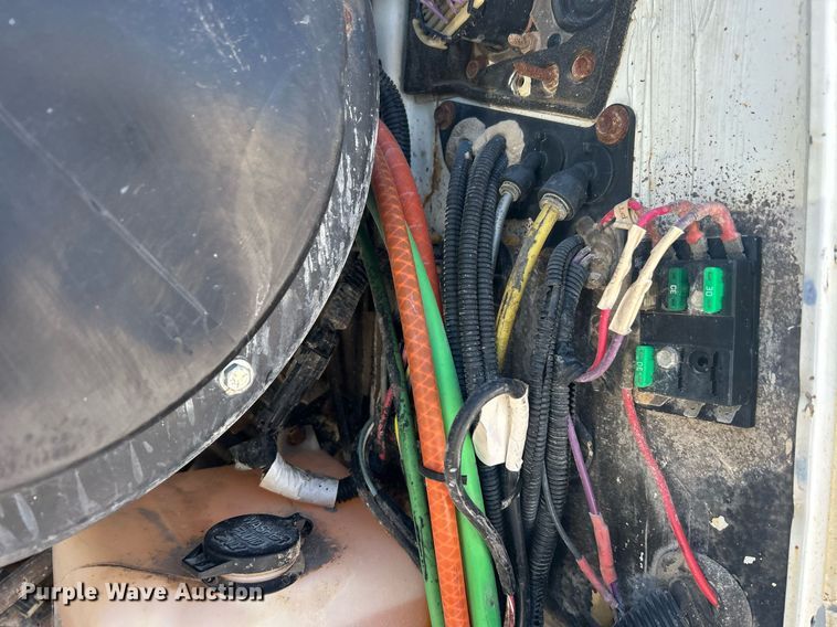 image for item DN0655 2001 International  2554 dump truck