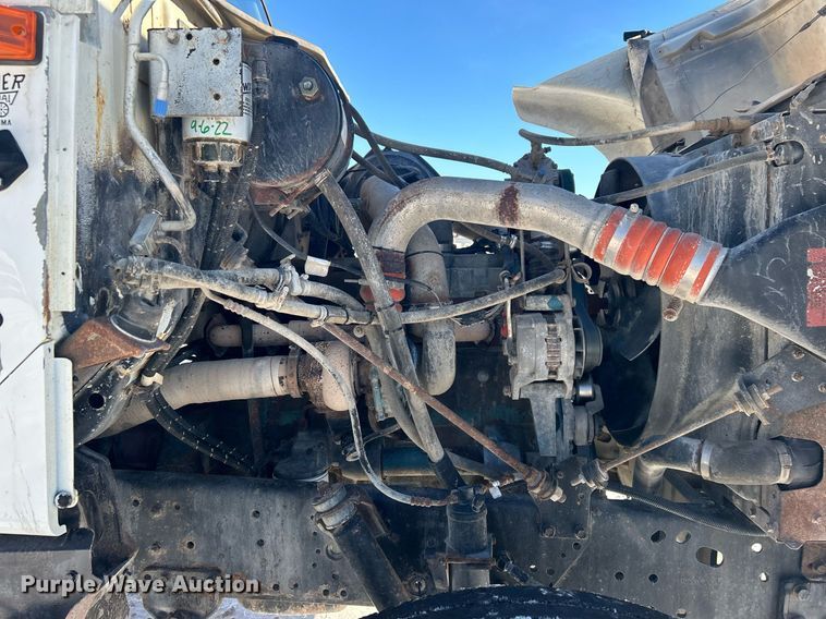 image for item DN0655 2001 International  2554 dump truck