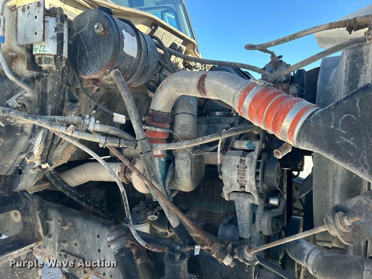 image for item DN0655 2001 International  2554 dump truck