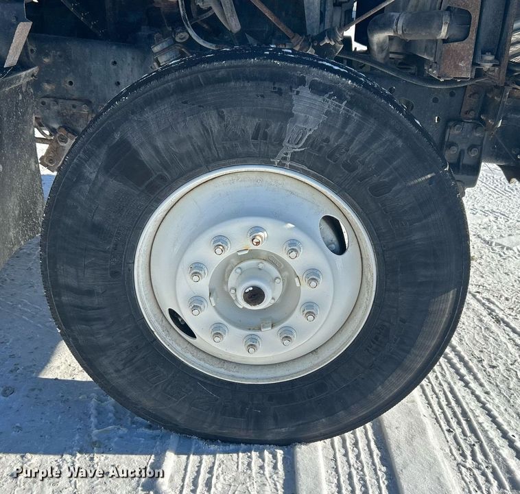 image for item DN0655 2001 International  2554 dump truck