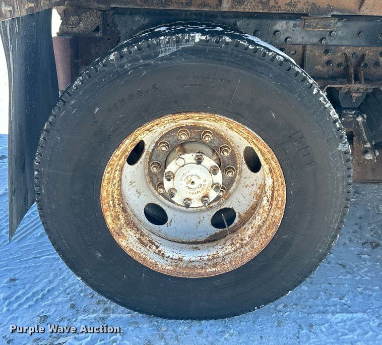 image for item DN0655 2001 International  2554 dump truck