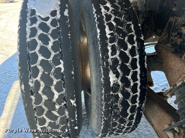 image for item DN0655 2001 International  2554 dump truck