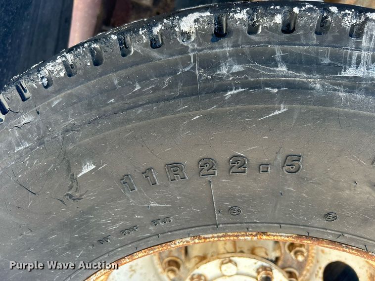 image for item DN0655 2001 International  2554 dump truck