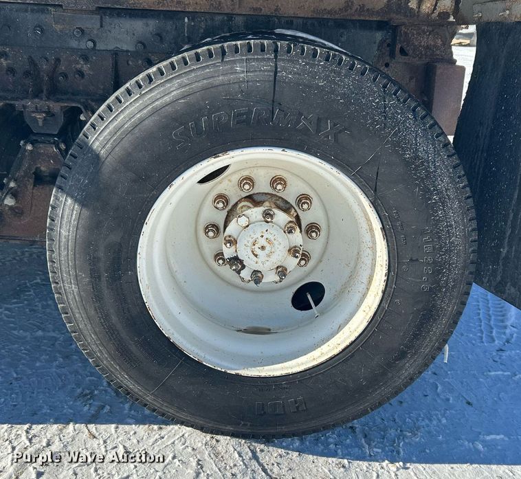 image for item DN0655 2001 International  2554 dump truck