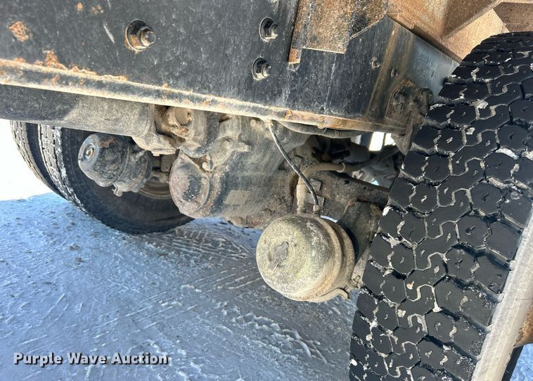 image for item DN0655 2001 International  2554 dump truck