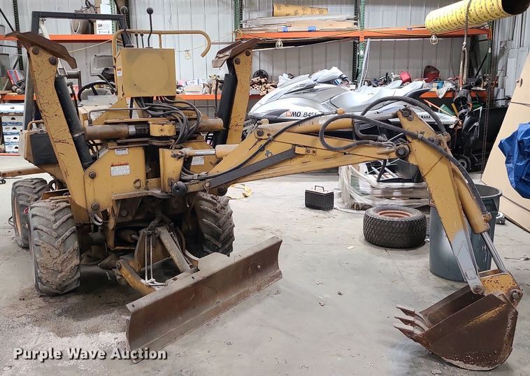 image for item DN8249 1996 Case 460 trencher