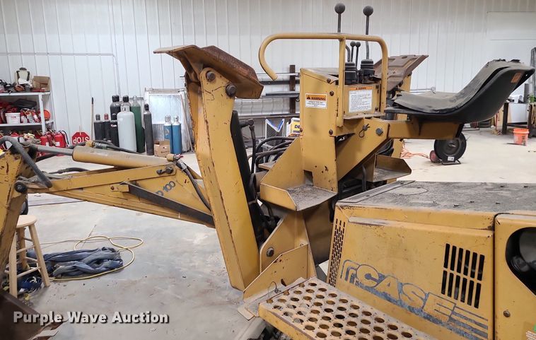 image for item DN8249 1996 Case 460 trencher