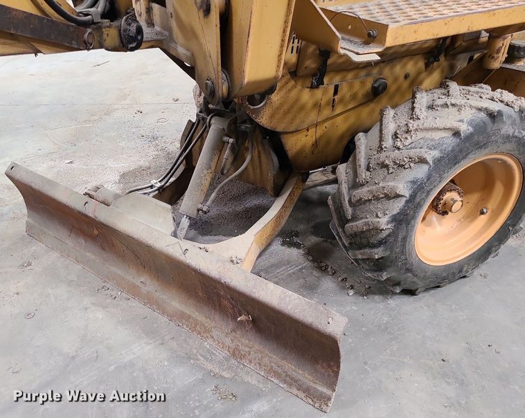 image for item DN8249 1996 Case 460 trencher