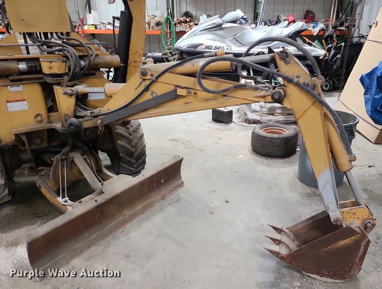 image for item DN8249 1996 Case 460 trencher