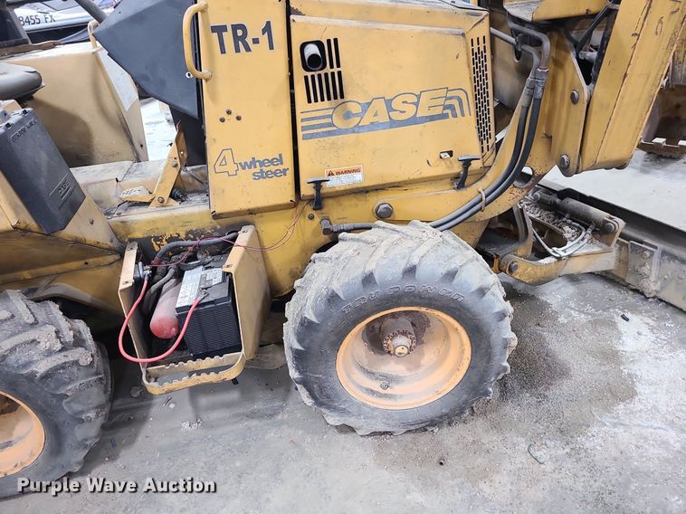 image for item DN8249 1996 Case 460 trencher