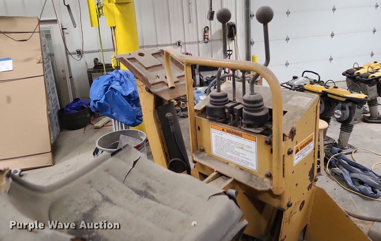 image for item DN8249 1996 Case 460 trencher