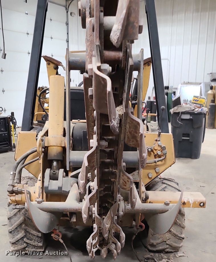 image for item DN8249 1996 Case 460 trencher