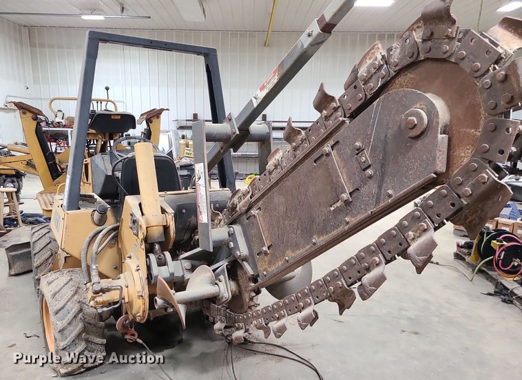 image for item DN8249 1996 Case 460 trencher