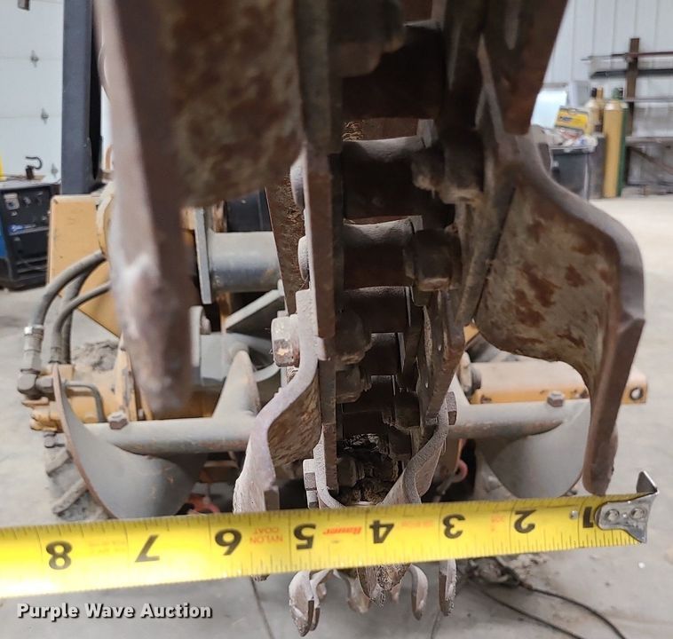 image for item DN8249 1996 Case 460 trencher