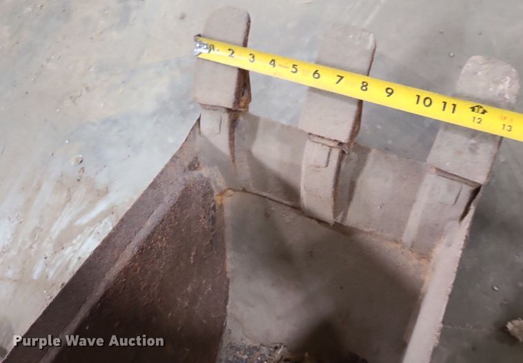 image for item DN8249 1996 Case 460 trencher