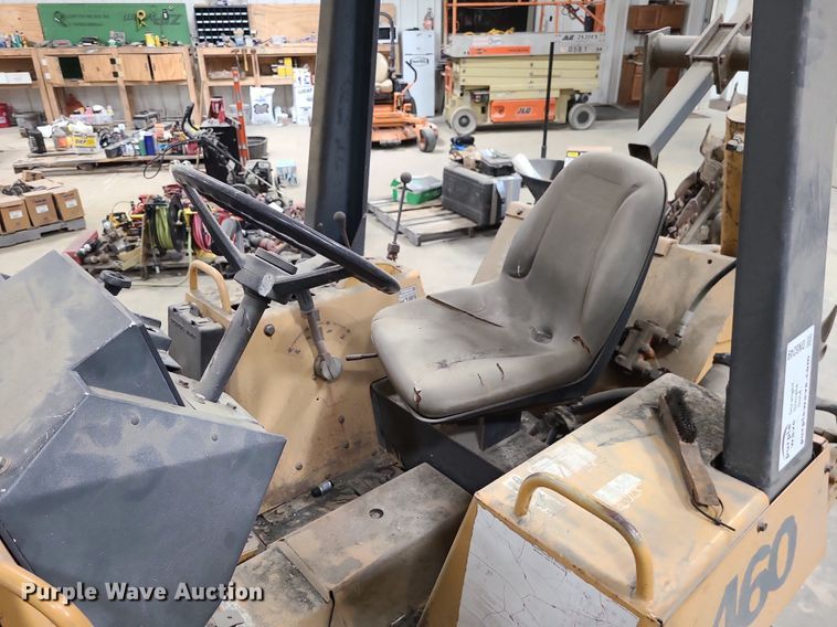 image for item DN8249 1996 Case 460 trencher