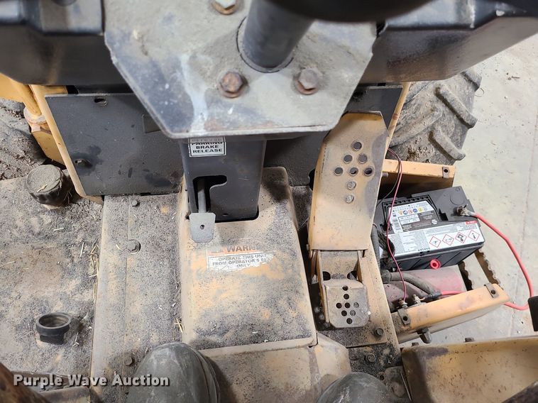 image for item DN8249 1996 Case 460 trencher