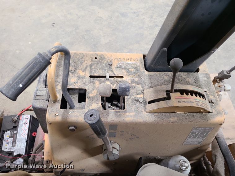 image for item DN8249 1996 Case 460 trencher